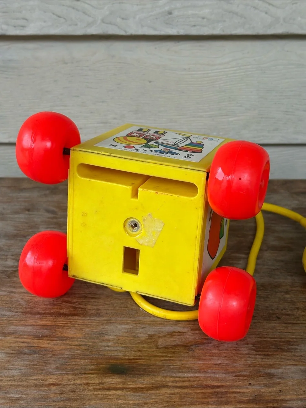 VTG 1970 Fisher-Price Peek-a-Boo Block pull toy, model #760.